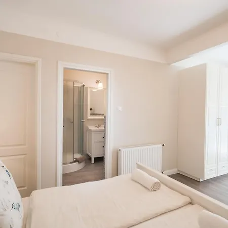 Csenge Apartamento